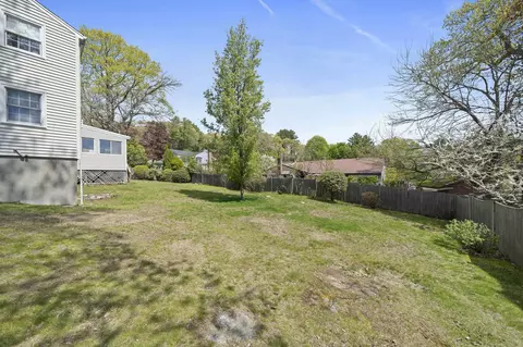 Exterior - 20 Bonney Ln, Dedham, MA 02026 photo 6 of 8