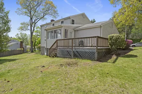 Exterior - 20 Bonney Ln, Dedham, MA 02026 photo 3 of 8