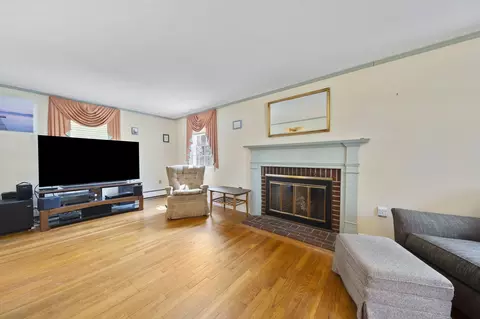 Living - 20 Bonney Ln, Dedham, MA 02026 photo 2 of 3