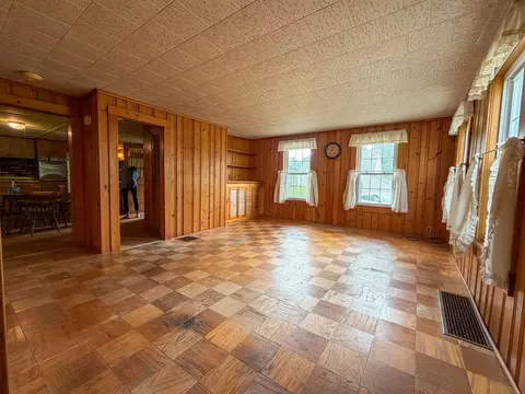 Living - 1386 Pleasant St, Athol, MA 01331 photo 1 of 4