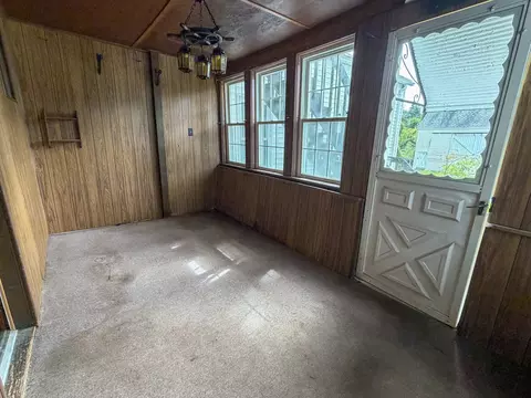 Exterior - 1386 Pleasant St, Athol, MA 01331 photo 2 of 7