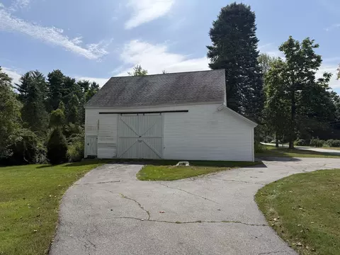 Exterior - 1386 Pleasant St, Athol, MA 01331 photo 7 of 7