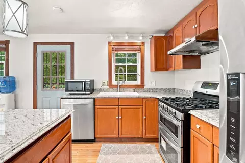 Kitchen - 30 Parsons Hill Dr, Worcester, MA 01603 photo 4 of 8