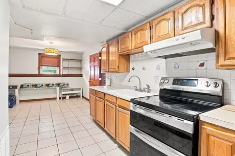 Kitchen - 30 Parsons Hill Dr, Worcester, MA 01603 photo 5 of 8