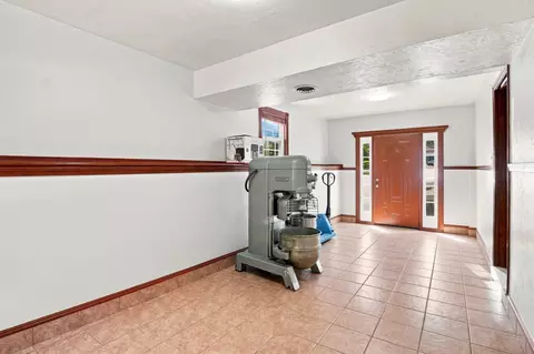 Entry Way - 30 Parsons Hill Dr, Worcester, MA 01603 photo 1 of 1