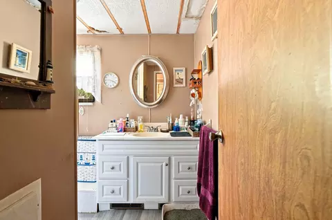 Bath - 60 Longboat Dr, Wareham, MA 02576 photo 1 of 2