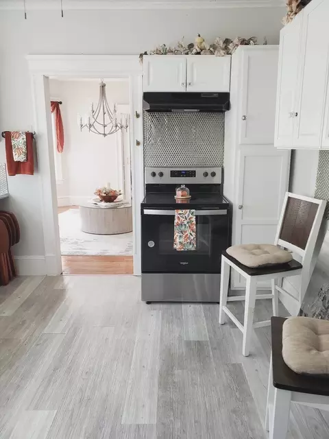 Kitchen - 25 Kimberly Ave, Springfield, MA 01108 photo 1 of 2