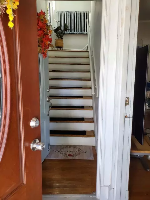 Entry Way - 25 Kimberly Ave, Springfield, MA 01108 photo 1 of 5