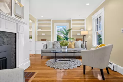 Living - 7 Dexter Rd, Wellesley, MA 02482 photo 2 of 3
