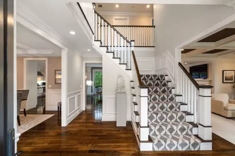 Entry Way - 25 Arch St, Needham, MA 02492 photo 1 of 2