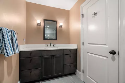 Bath - 25 Arch St, Needham, MA 02492 photo 5 of 6