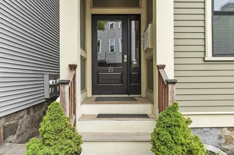 15 Howell St #3, Boston, MA 02125