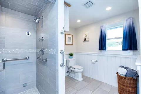 Bath - 9 Algonquin Rd, Danvers, MA 01923 photo 2 of 4