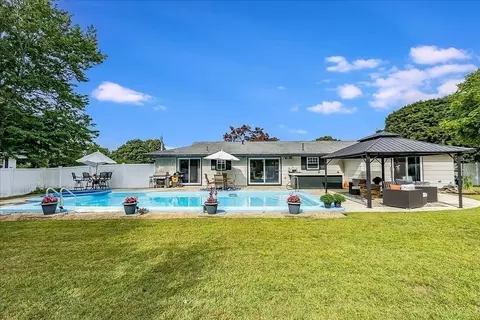 Exterior - 9 Algonquin Rd, Danvers, MA 01923 photo 4 of 12