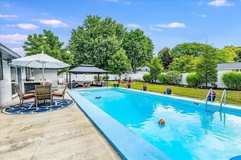 Exterior - 9 Algonquin Rd, Danvers, MA 01923 photo 8 of 12