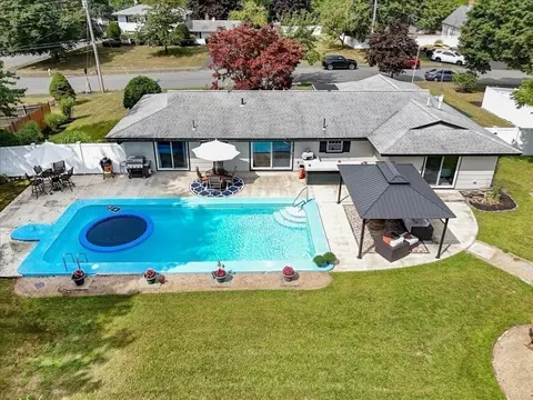Exterior - 9 Algonquin Rd, Danvers, MA 01923 photo 11 of 12