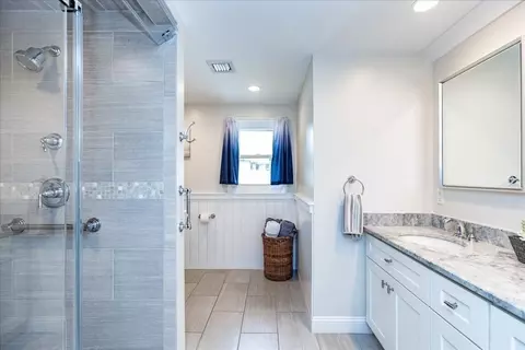 Bath - 9 Algonquin Rd, Danvers, MA 01923 photo 1 of 4