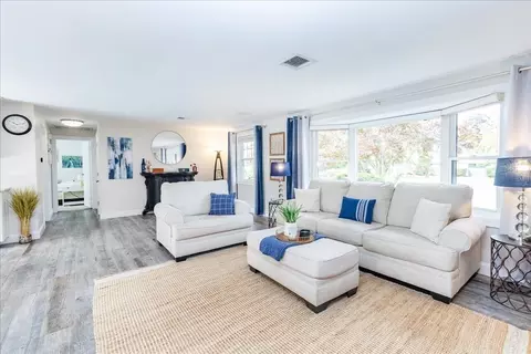 Living - 9 Algonquin Rd, Danvers, MA 01923 photo 2 of 2