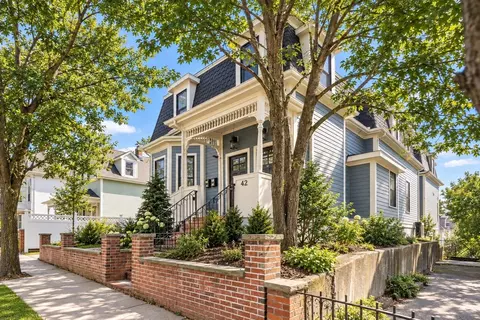 42 Flint St #2, Somerville, MA 02145
