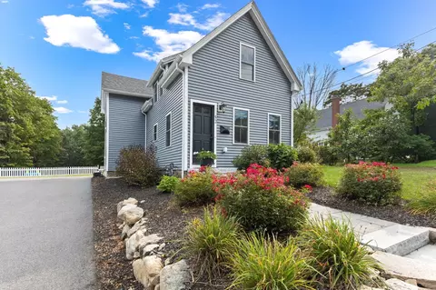 52 Lincoln St, Easton, MA 02356