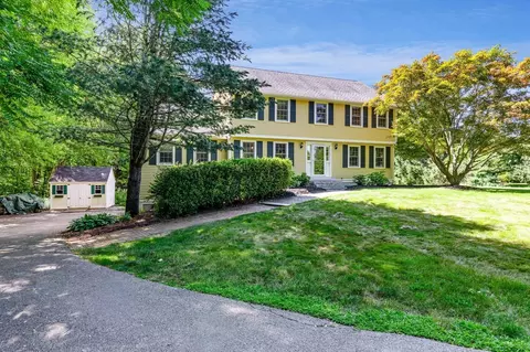 5 Locust Grv, Merrimac, MA 01860