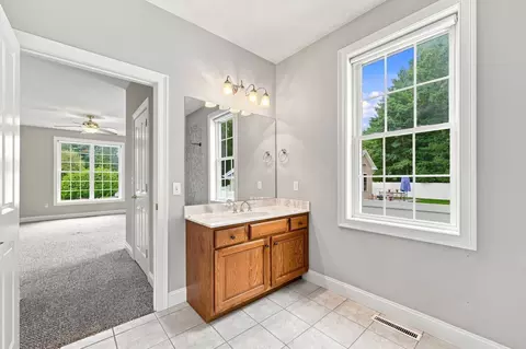Entry Way - 33 Caddyshack Dr, Chicopee, MA 01020 photo 1 of 2