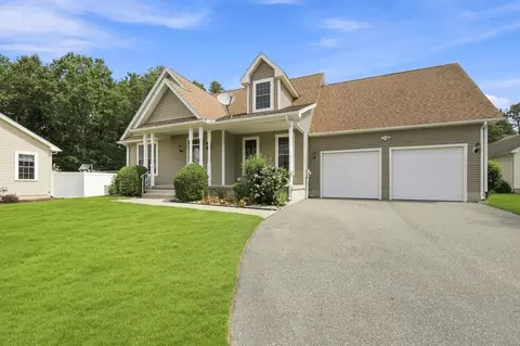 Exterior - 33 Caddyshack Dr, Chicopee, MA 01020 photo 2 of 9