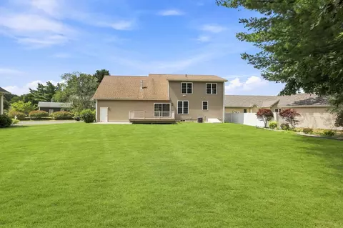 Exterior - 33 Caddyshack Dr, Chicopee, MA 01020 photo 8 of 9