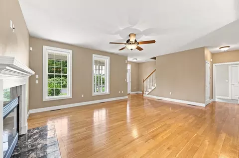 Living - 33 Caddyshack Dr, Chicopee, MA 01020 photo 4 of 6