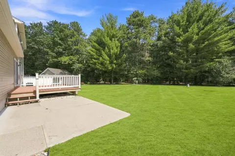 Exterior - 33 Caddyshack Dr, Chicopee, MA 01020 photo 6 of 9