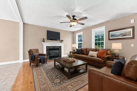 Living - 33 Caddyshack Dr, Chicopee, MA 01020 photo 2 of 6