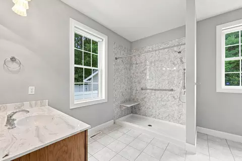 Bath - 33 Caddyshack Dr, Chicopee, MA 01020 photo 2 of 4