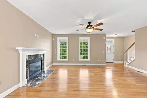 Living - 33 Caddyshack Dr, Chicopee, MA 01020 photo 1 of 6