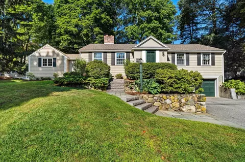 5 Willowdale Rd, Winchester, MA 01890