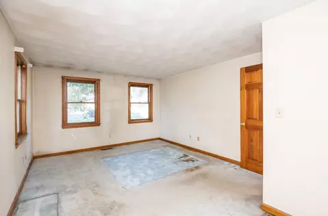 Living - 136 North St, Danvers, MA 01923 photo 6 of 6