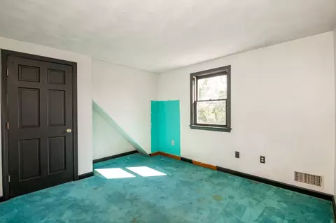 Bedroom - 136 North St, Danvers, MA 01923 photo 7 of 9