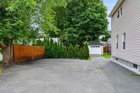 Exterior - 19 Charnock St #2, Beverly, MA 01915 photo 4 of 5