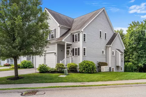 16 Country Candle Ln #16, Northborough, MA 01532