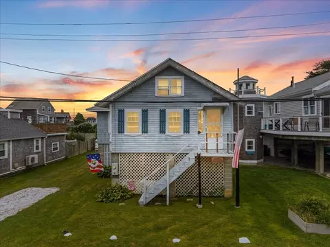 21 Channel St, Mattapoisett, MA 02739