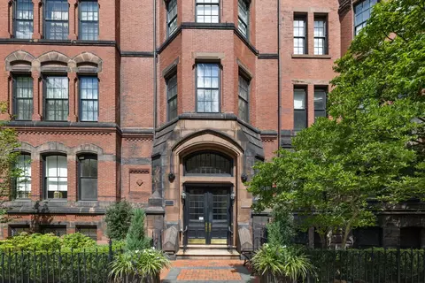 191 Commonwealth Ave #PH61, Boston, MA 02116
