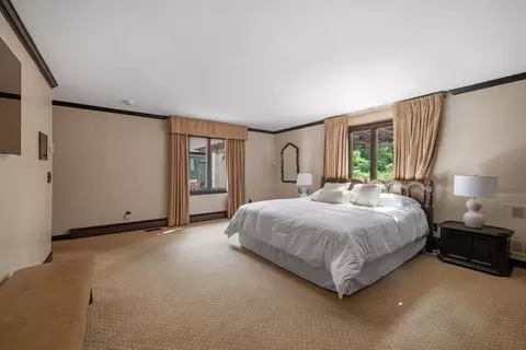 Bedroom - 37 Phillips Beach Ave, Swampscott, MA 01907 photo 1 of 3