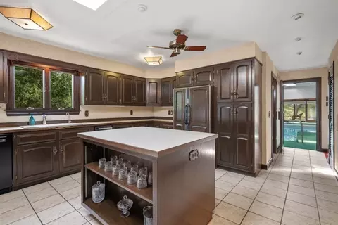 Kitchen - 37 Phillips Beach Ave, Swampscott, MA 01907 photo 4 of 4