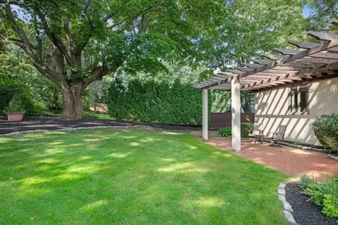 Exterior - 37 Phillips Beach Ave, Swampscott, MA 01907 photo 12 of 12