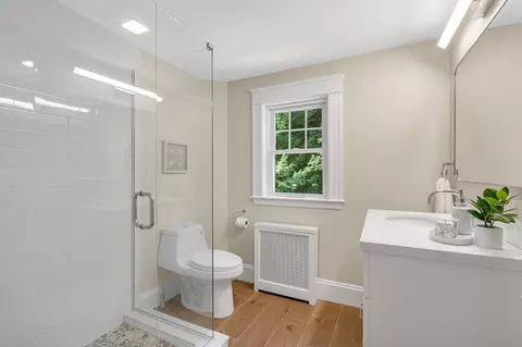 Bath - 24 Thorndike St, Reading, MA 01867 photo 2 of 2