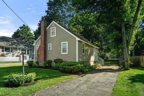 Exterior - 26 Elliott St, Reading, MA 01867 photo 6 of 6