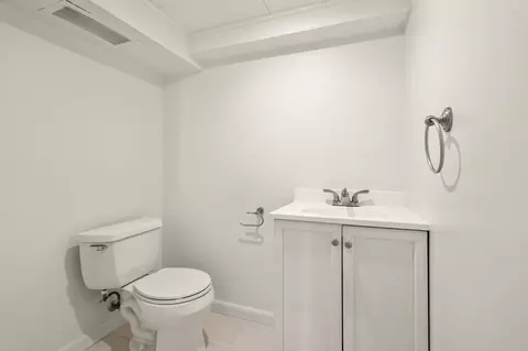 Bath - 26 Elliott St, Reading, MA 01867 photo 2 of 2
