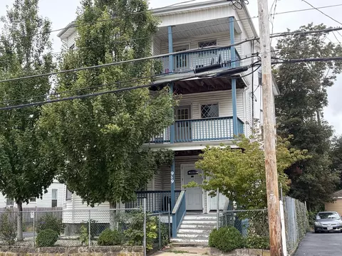 957 Warren Ave, Brockton, MA 02301