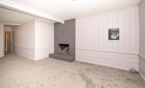 Living - 595 Main St, Acushnet, MA 02743 photo 5 of 7