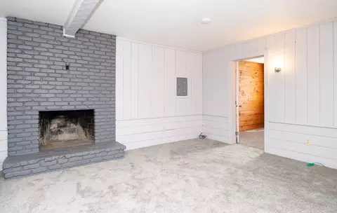 Living - 595 Main St, Acushnet, MA 02743 photo 3 of 7