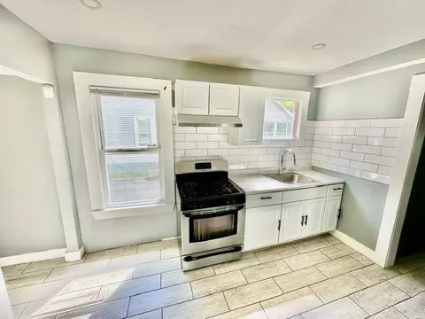 Kitchen - 65 Rochelle St, Springfield, MA 01109 photo 2 of 4